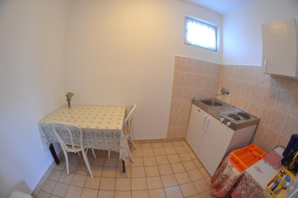 Apartment Beg Rab Town Exterior photo