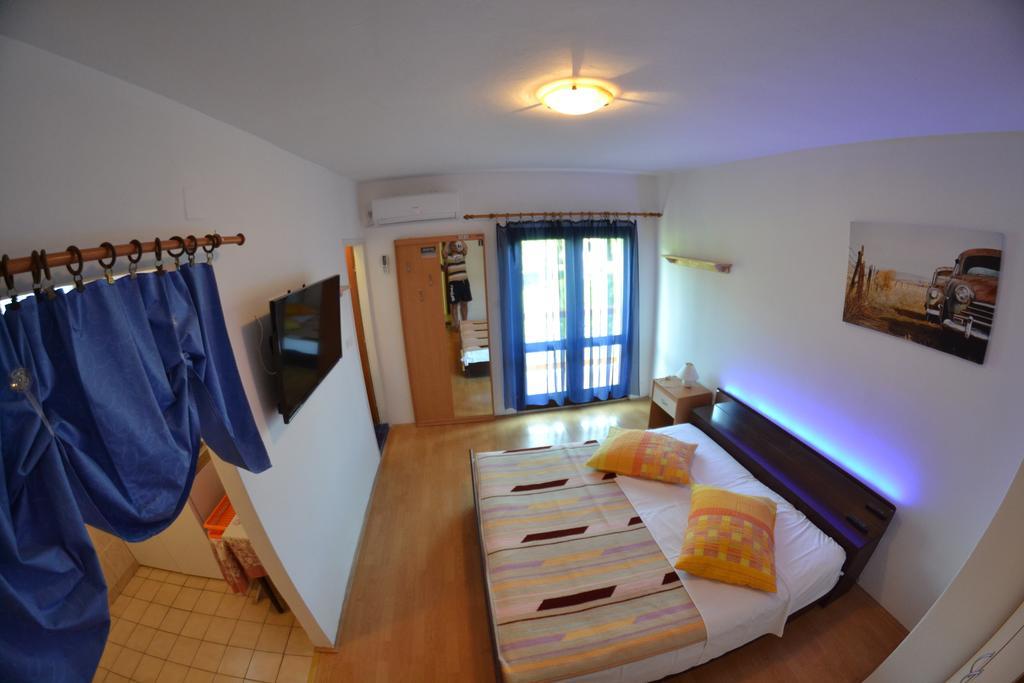 Apartment Beg Rab Town Exterior photo
