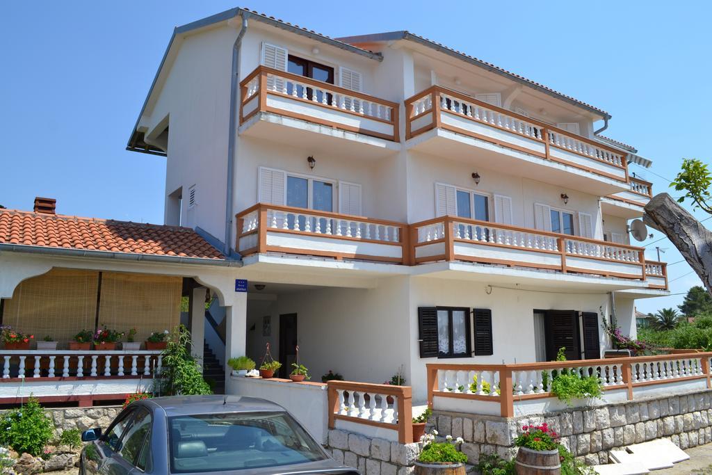 Apartment Beg Rab Town Exterior photo